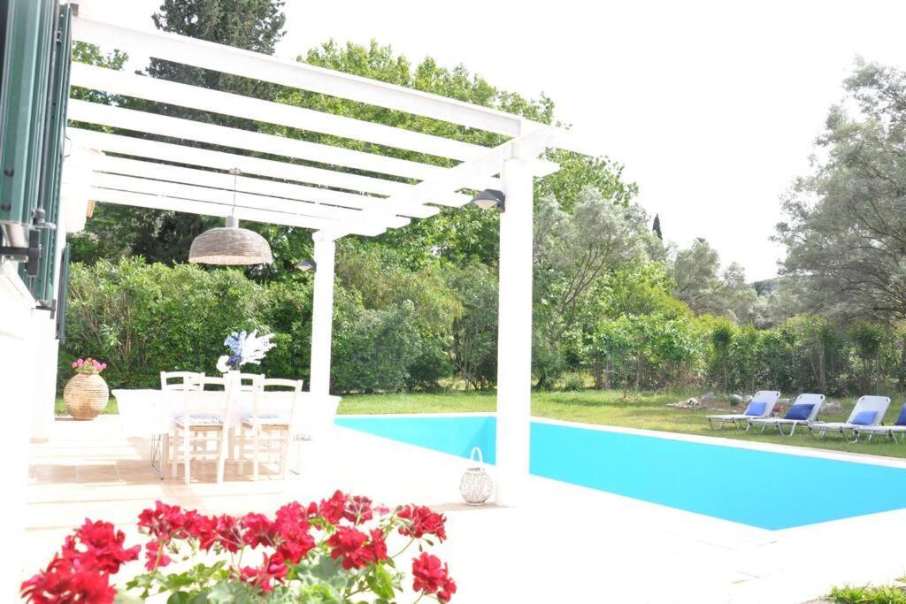 Villa Erietta Near Lefkas Center Apolpaina Exterior photo